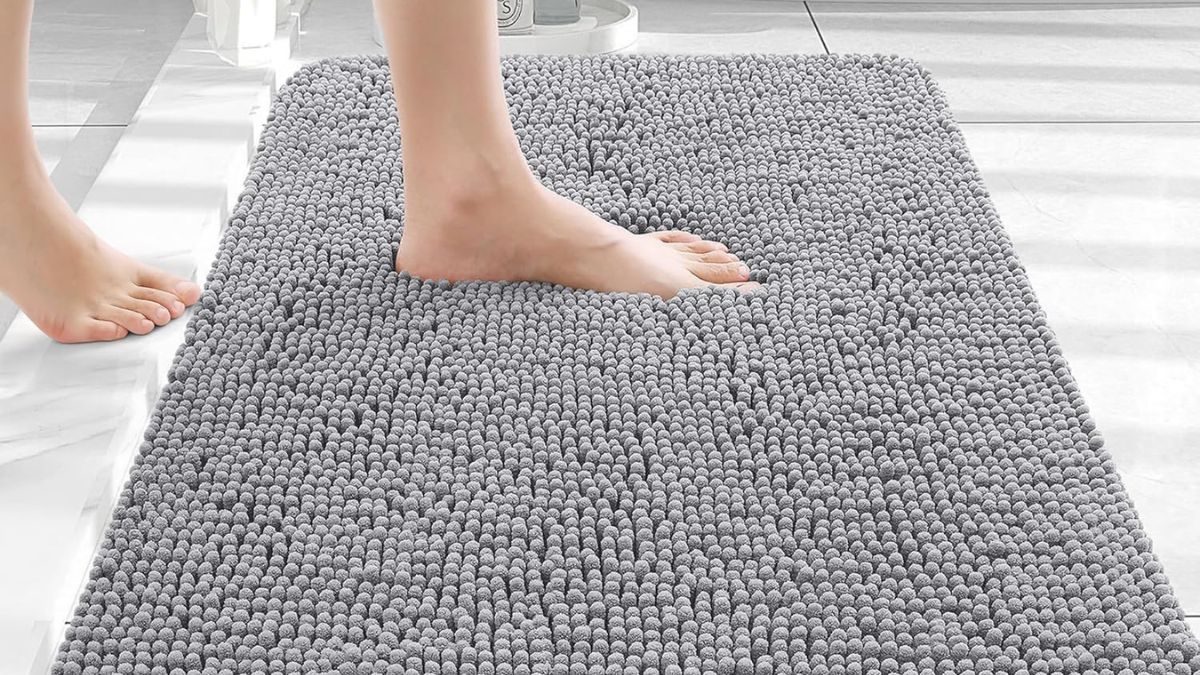 How the OLANLY Chenille Bath Rug Transforms Your Bathroom Experience
